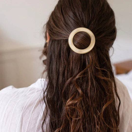 Signature Round Clip: Tortoiseshell