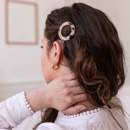 Signature Round Clip: Tortoiseshell