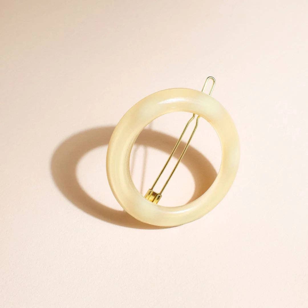 Signature Round Clip: Tortoiseshell
